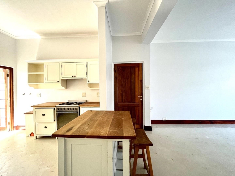 To Let 2 Bedroom Property for Rent in Sea Point Western Cape